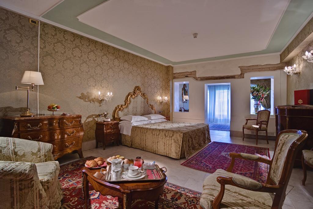 Suite Junior con vistas al canal