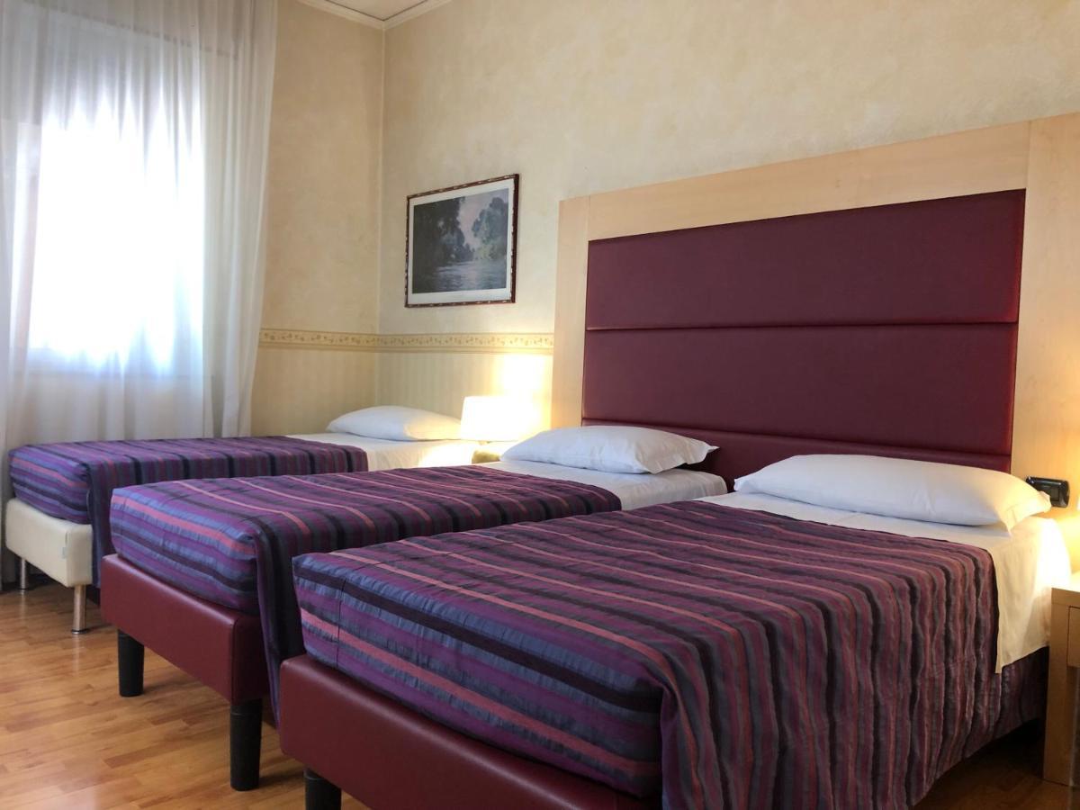 Triple Room,1233655019:JPEG