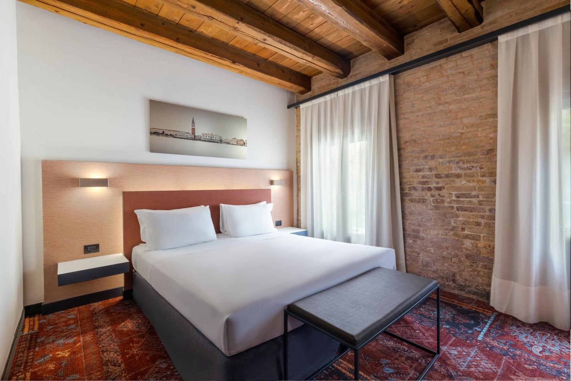 Double Room,1710583795:JPEG