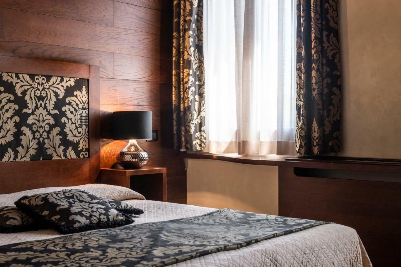 Quarto Duplo Deluxe com Vista Grande Canal